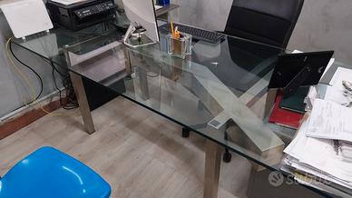 Scrivania in acciaio inox e vetro