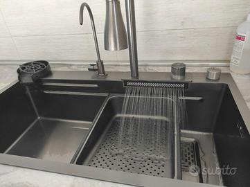 cucina completa di elettrodomestici