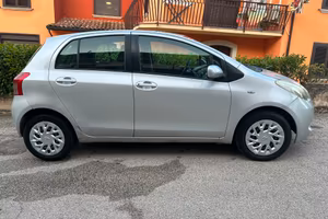 Yaris  Luna 2007 GPL
