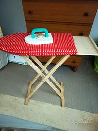 Banco da stiro giocattolo in legno