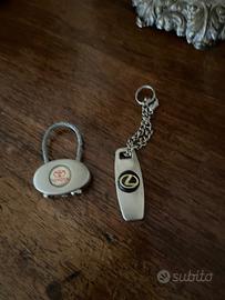 2 portachiavi vintage Toyota e lexus