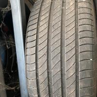 225/55R18 Michelin