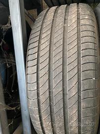 225/55R18 Michelin