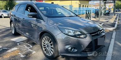 Ford focus station