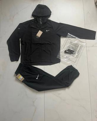 Nike Miller tuta completa – nera Taglia S