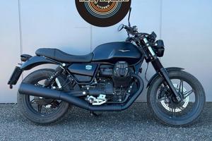 Moto Guzzi V7 Stone