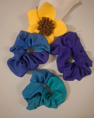 tris di scrunchies in seta-soie 