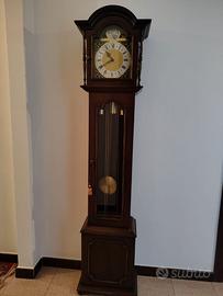 Orologio a pendolo a pavimento