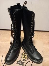 STIVALI ALTI NERI DR. MARTENS