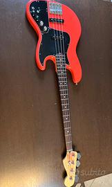 Basso elettrico assemlato tutti pezzi Fender.