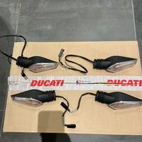 Indicatori di direzione Ducati