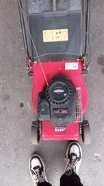 Tosaerba con motore a scoppio 