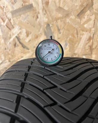 2 GOMME 235 45 18 TRIANGLE 4 STAGIONI