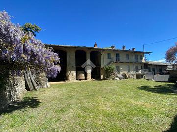 CASA SEMINDIPENDENTE A PRAROSTINO