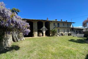 CASA SEMINDIPENDENTE A PRAROSTINO