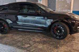 MACAN GTS Impeccabile