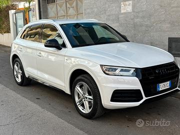 Audi q5 s-line 2.0tdi 190cv black edition