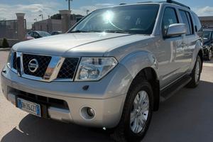 Nissan Pathfinder 2.5 dCi LE Chrome