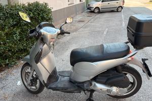 Aprilia scarabeo 200 ie