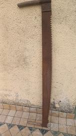 Sega a mano per taglio piante 