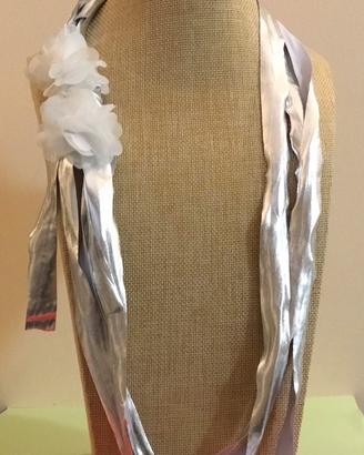 Collana argentata effetto metallico