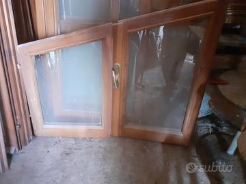 INFISSI IN LEGNO DOPPIO E SINGOLO VETRO