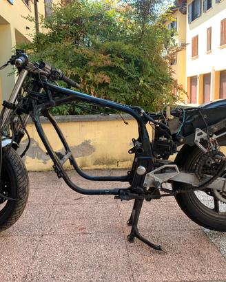 Kawasaki gpx 750 r