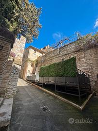 Pedana esterna tavoli + sedie