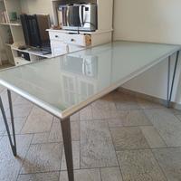 tavolo in vetro 