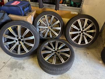 Set 4 Cerchi 20" per Range Rover Evoque Pirelli