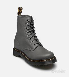 Anfibi DR. Martens 1460 Pascal W - Grigio