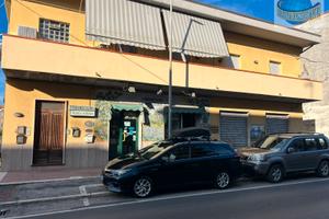 Locale fronte strada rif. FR500