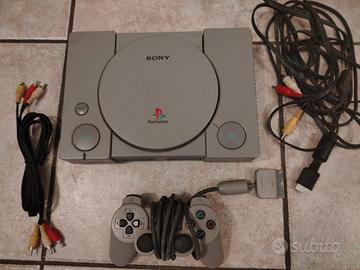 CONSOLE PLAY STATION 1 + CAVI + CONTROLLER