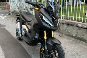 Honda x-adv 750 2024