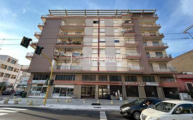 MERAVIGLIOSO APPARTAMENTO IN ZONA SEMICENTRALE