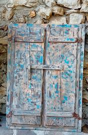 Finestra decorativa con ante