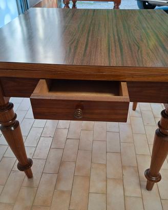 Tavolo anni '50 allungabile con piano in formica