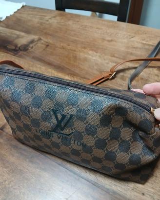 Pochette con tracolla