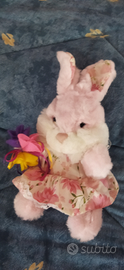 Coniglietta di peluche