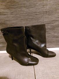 Stivaletto nero punta rotonda Zara 