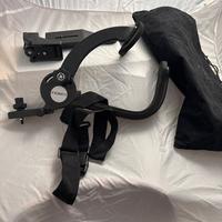 Supporto da spalla per videocamere o fotocamere