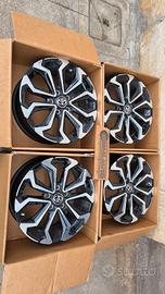 Cerche in lega nuova toyota yaris cross raggio 17 