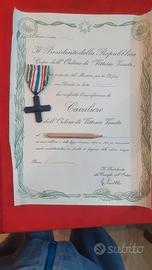 Diplomi + medaglia Caveliere Vittorio Veneto.