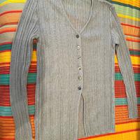 maglione con bottoni