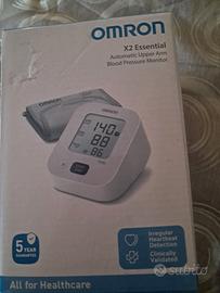 Misuratore pressione arteriosa Omron x2 Essential.