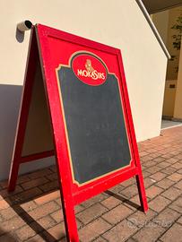 Lavagna pubblicitaria "Mokasirs"