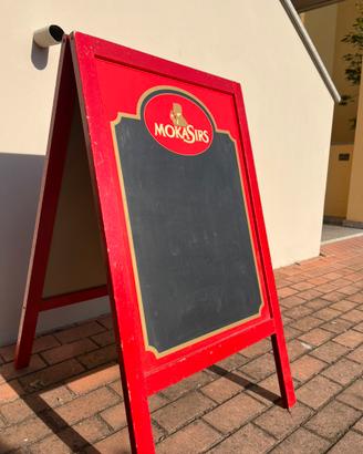 Lavagna pubblicitaria "Mokasirs"