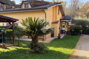 PORZIONE DI BIFAMILIARE A CAPENA