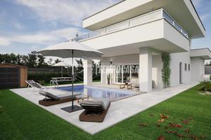 FERNO - VILLA UNIFAMILIARE CON PISCINA