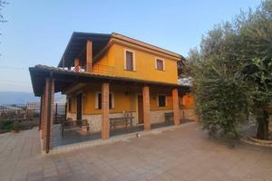 Villa di 648 m² con 2 locali a San Valentino Torio